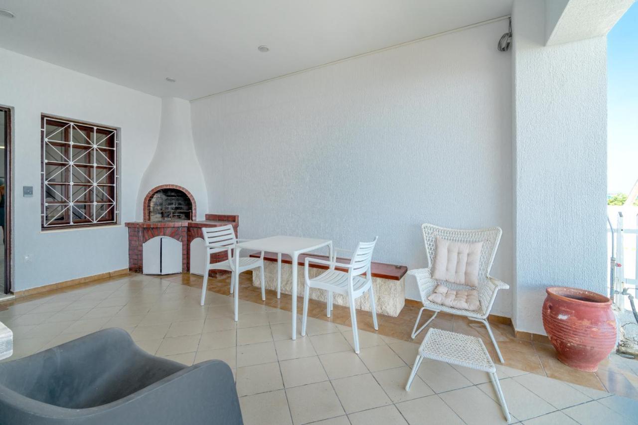 Costa Vasia Seaside Suites And Apartments 沃拉哈蒂 外观 照片